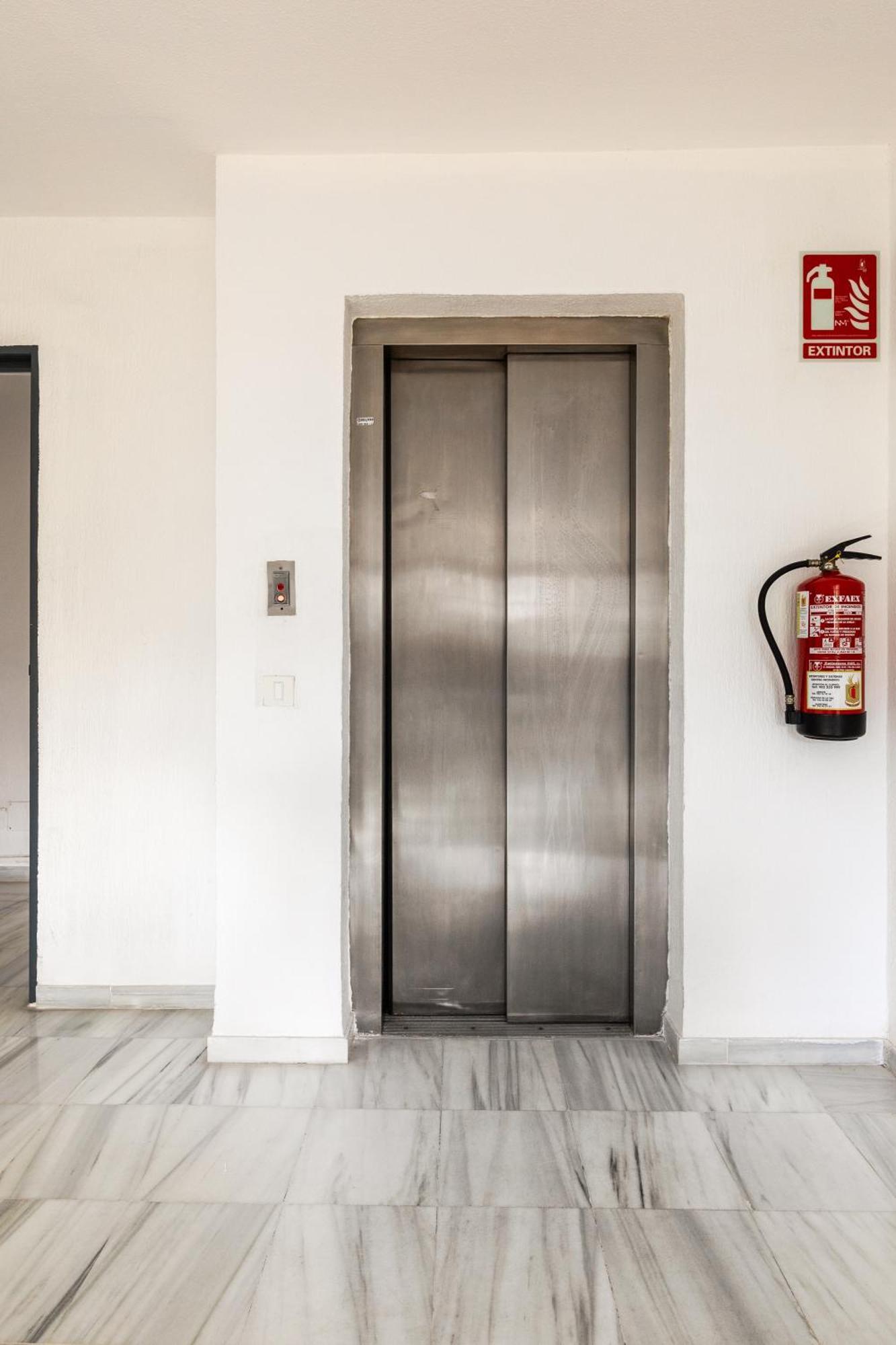 Duquesa Port Studio Apartment - Bright Sunlit Terrace مانيلفا المظهر الخارجي الصورة